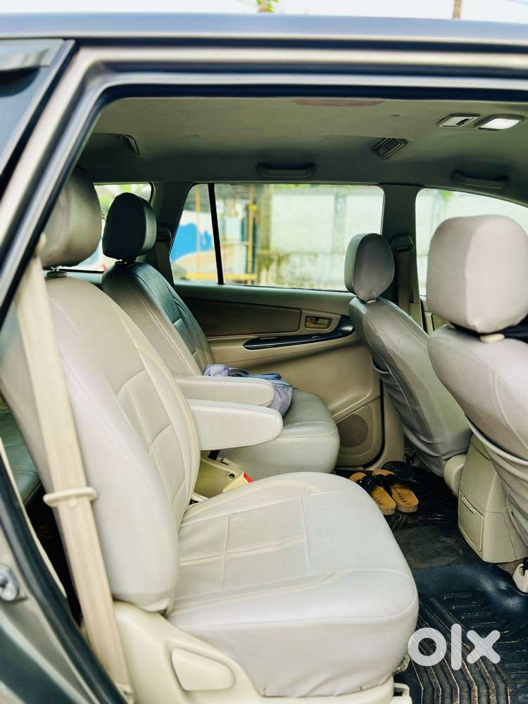 Toyota Innova 2.5 E Diesel Ps 7-seater, 2013, Diesel