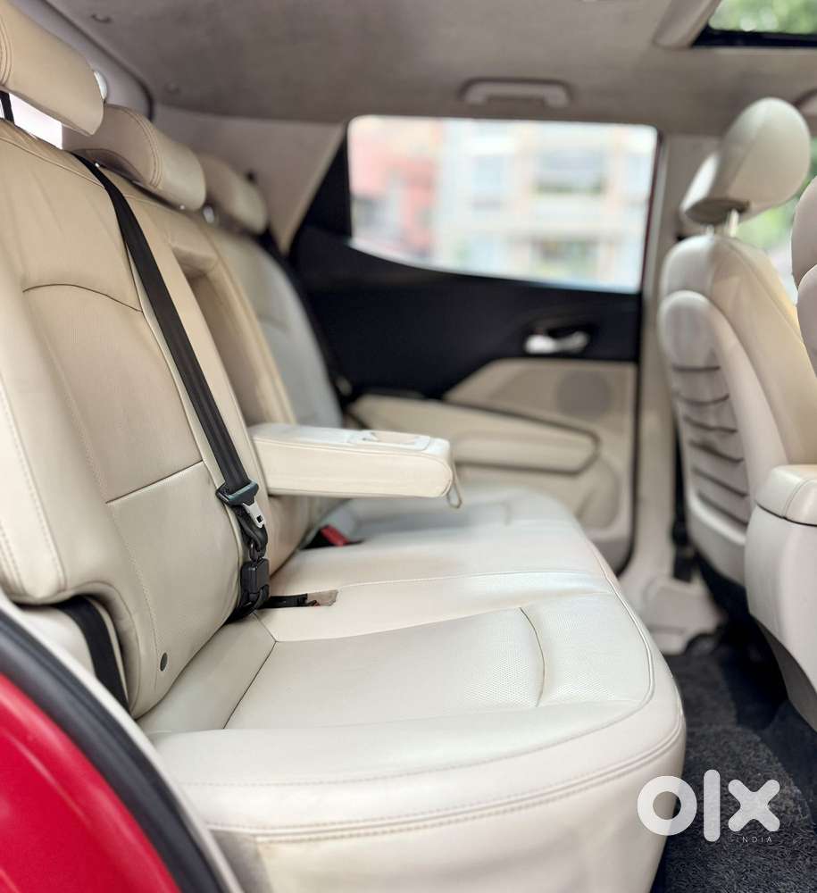 Mahindra Xuv300 W8 Option Dual Tone, 2019, Petrol