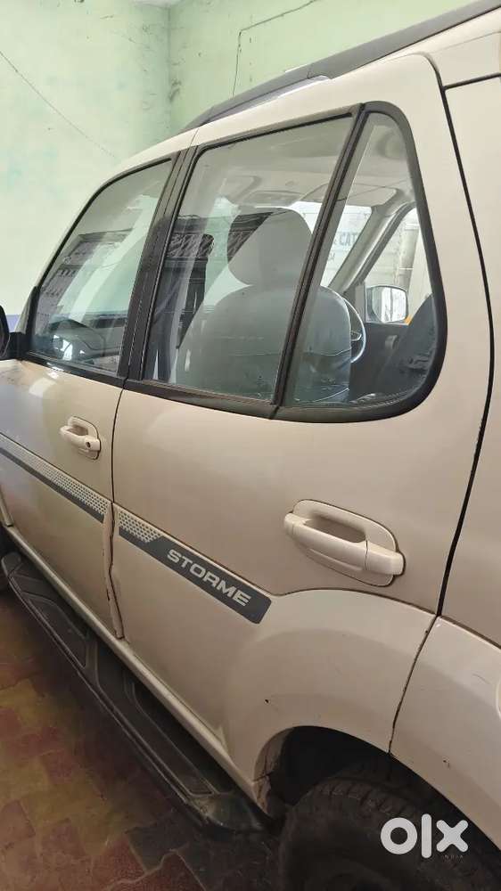 Tata Safari Storme 2017