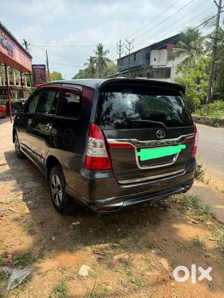 Toyota Innova 2.5 G (diesel) 8 Seater, 2015, Diesel