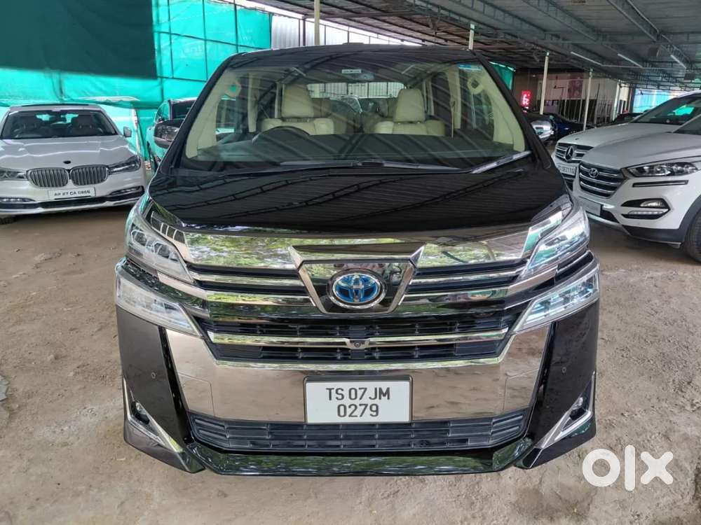 Toyota Vellfire 2.5 Hybrid, 2022, Petrol