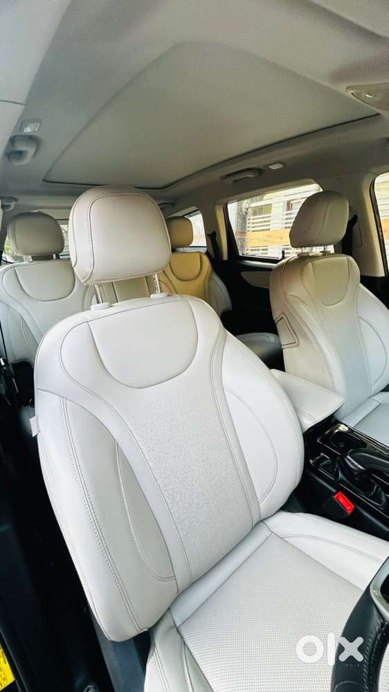 Mahindra Xuv700 2022 Petrol Well Maintained