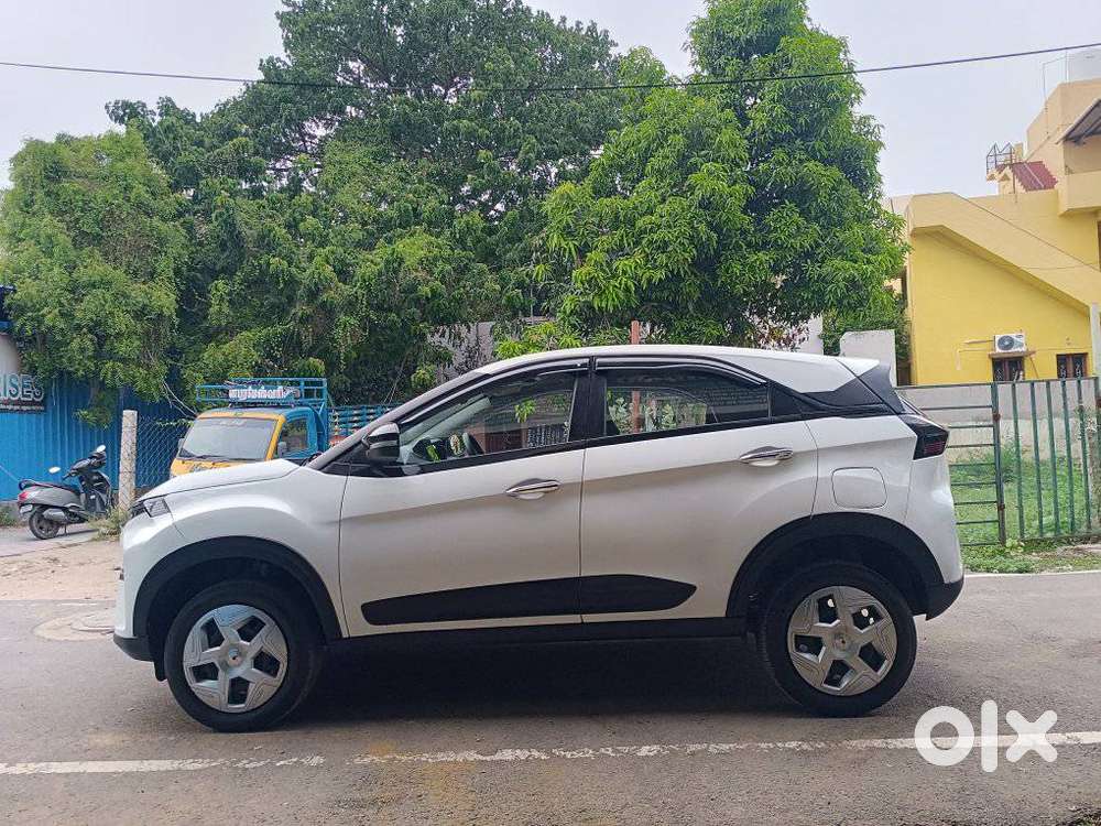 Tata Nexon Smart 1.2 Revotron Petrol 5 Mt, 2025, Petrol