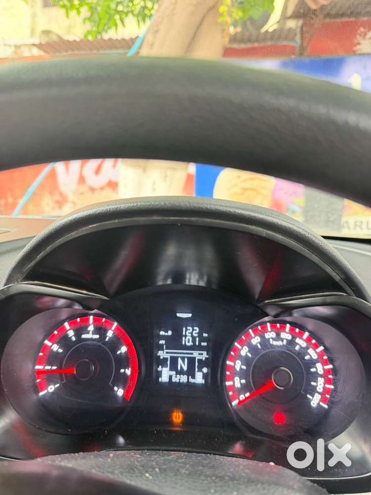 Mahindra Xuv300 2023 Petrol 60000 Km Driven