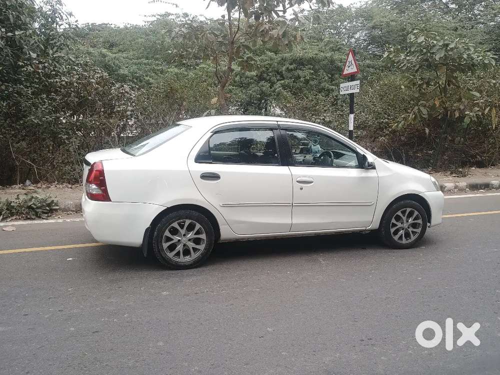 Well Maintained Only 72000 Km Driven Cng Fitted Car For Sale Year 2015