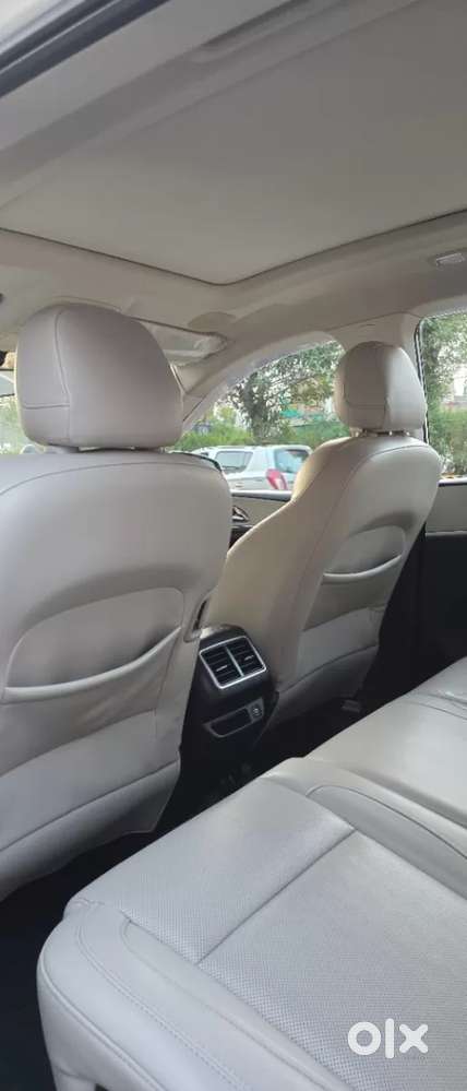 Mahindra Xuv700 Ax7 Luxury Pack Awd, 2021, Petrol