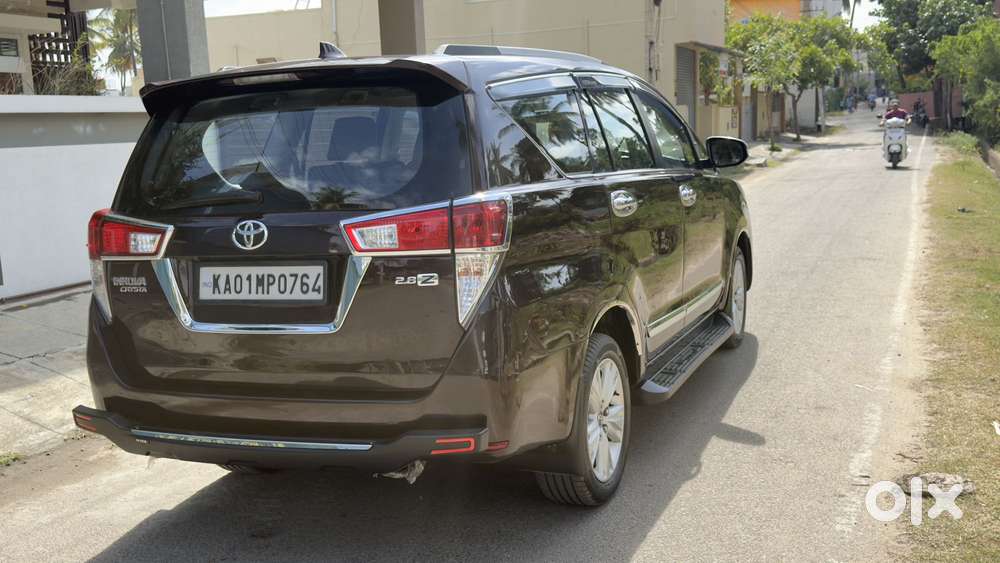 Toyota Innova Crysta 2.8 Zx At 7 Seater, 2016, Diesel