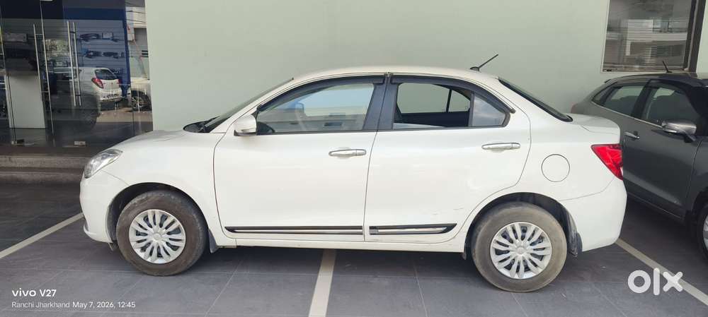 Maruti Suzuki Dzire 1.2 Vxi, 2022, Petrol