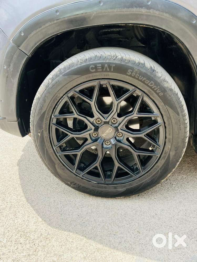 Maruti Suzuki Brezza 1.5 Vxi At Smart Hybrid, 2021, Petrol