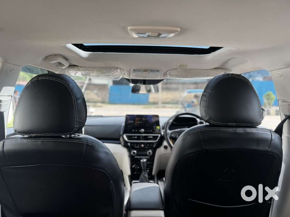 Mahindra Xuv 3xo Ax5l Pg Mt, 2024, Petrol