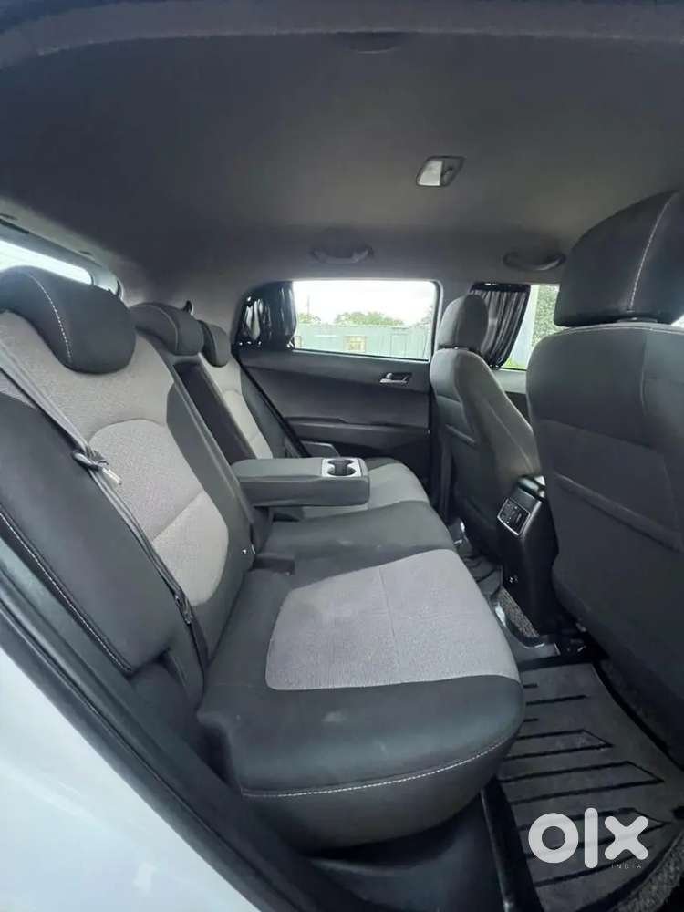 Hyundai Aura Sx Plus 2016 Petrol Automatic