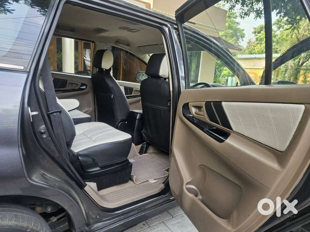 Toyota Innova 2015 Diesel Well Maintained