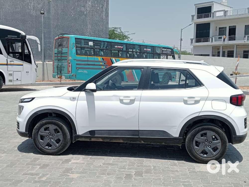 Hyundai Venue S 1.2 Petrol, 2023, Petrol