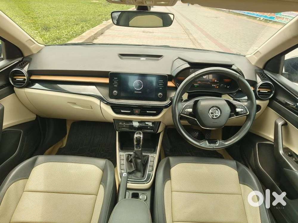 Skoda Slavia Style 1.0l Tsi Mt, 2023, Petrol