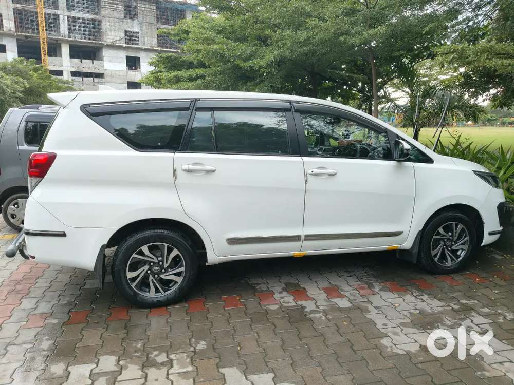 Toyota Innova Crysta 2022 Diesel 136000 Km Driven