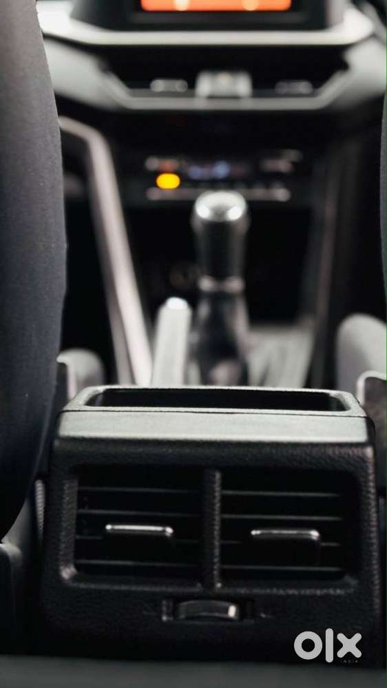 Maruti Suzuki Brezza, 2023, Petrol