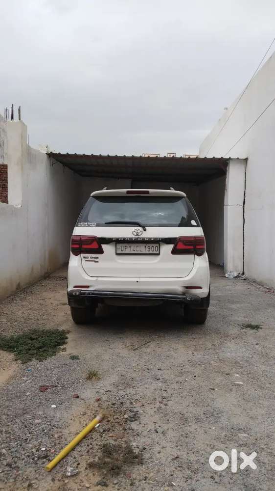 Toyota Fortuner 2015 Diesel 130000 Km Driven