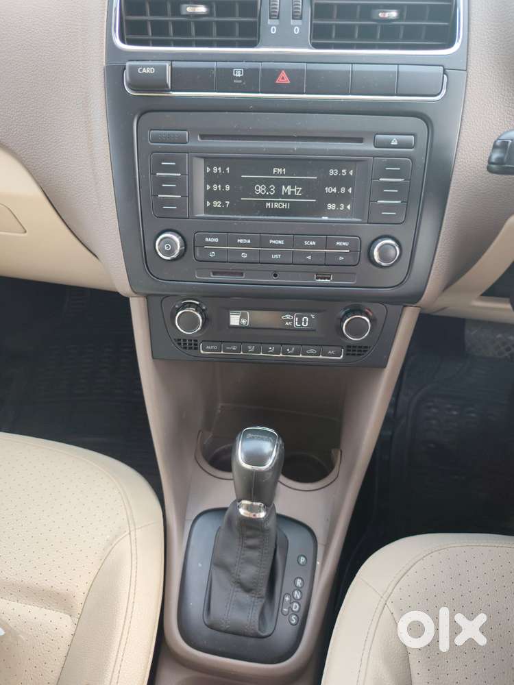Skoda Rapid [2016-2018] 1.6 Style Plus Mpi At, 2016, Petrol