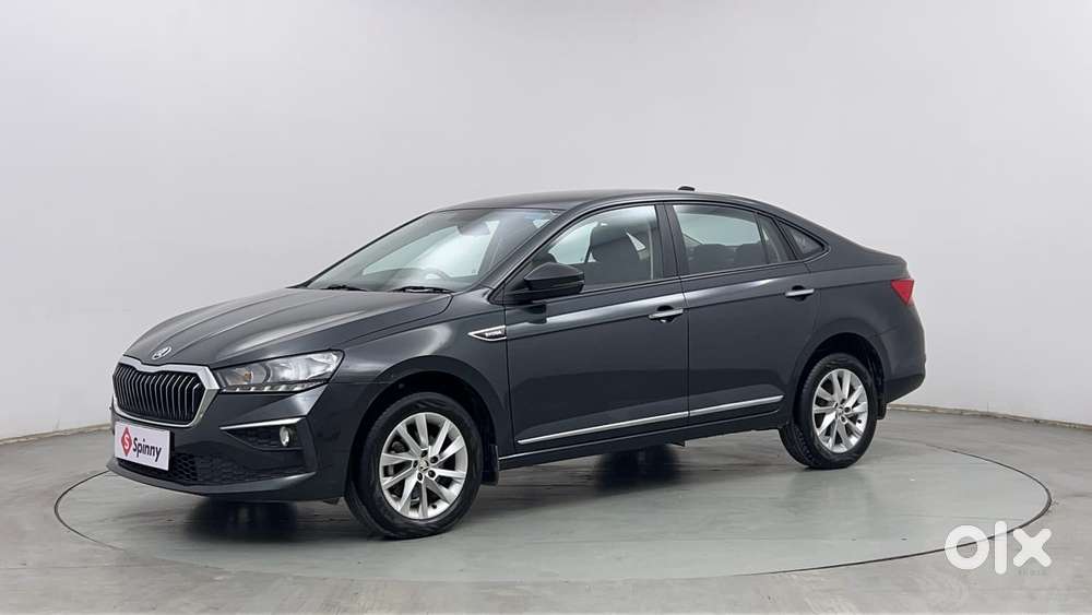 Skoda Slavia Ambition 1.0l Tsi At, 2023, Petrol