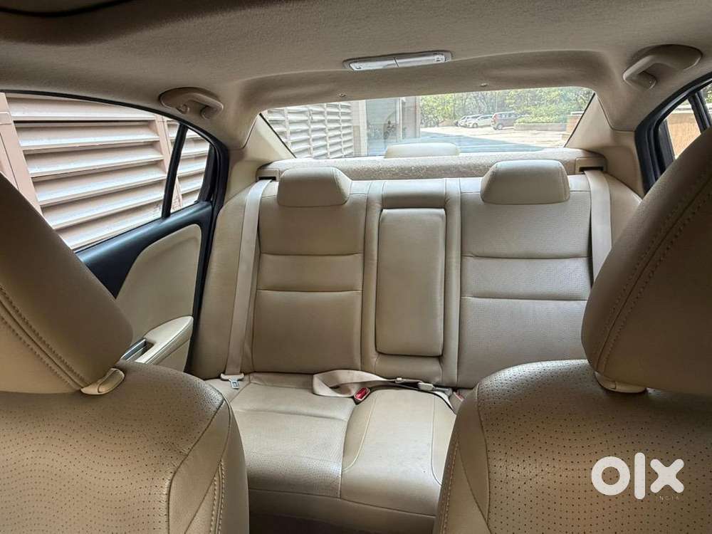 Honda City -automatic -sunroof-ivtec-vx