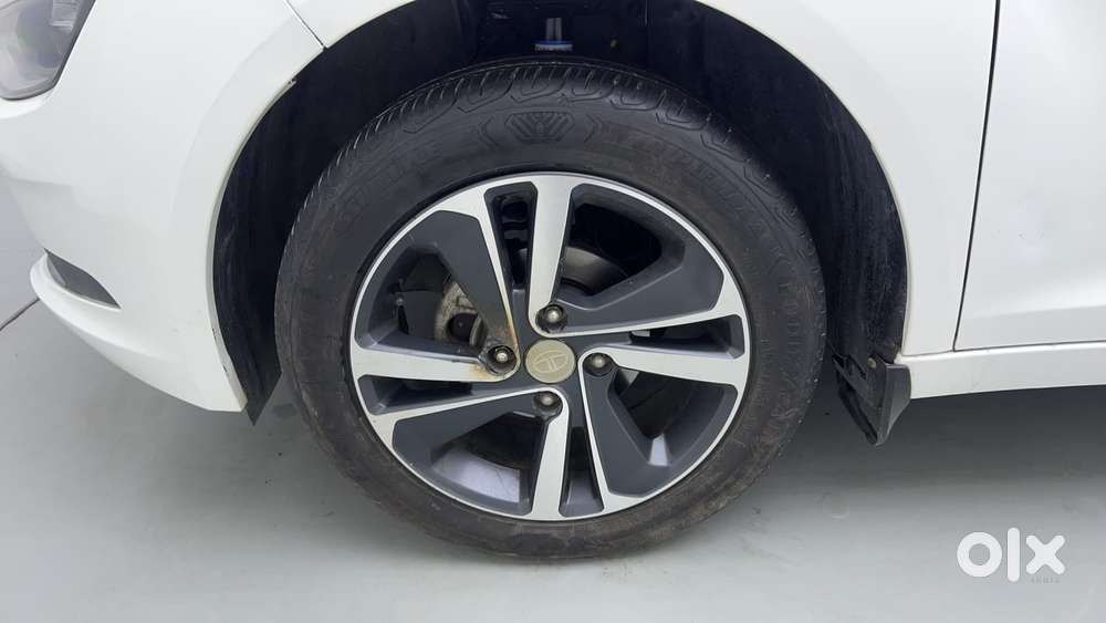 Tata Altroz 1.2 Xz Plus Petrol, 2022, Petrol