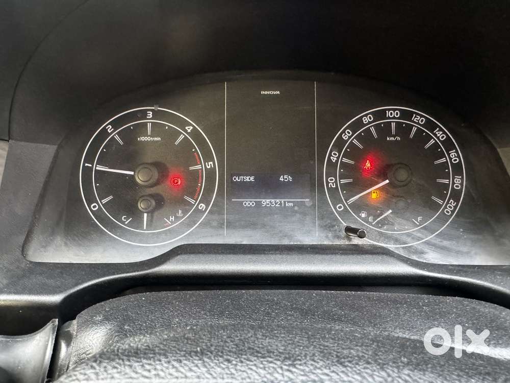 Toyota Innova Crysta [2020-ongoing] 2.4 Gx 7 Str, 2022, Diesel