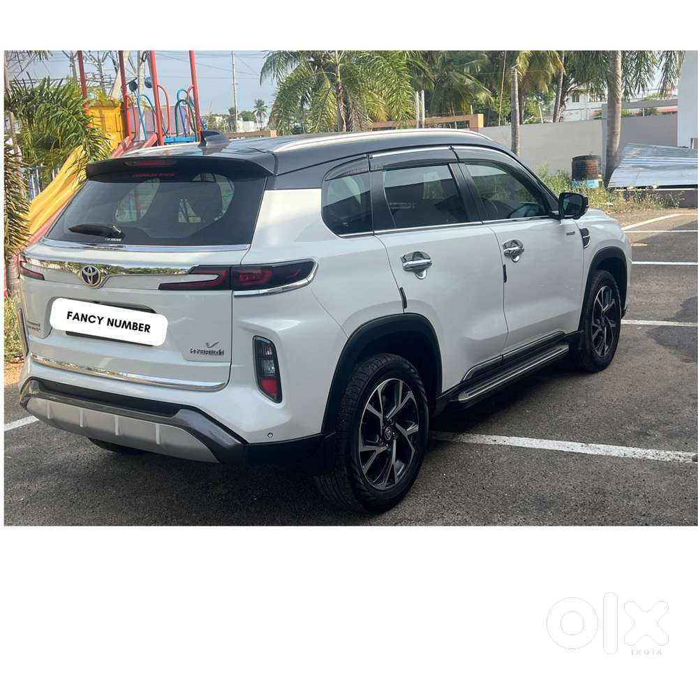 Premium Hybrid V Model – Fancy Number  Excellent Condition
