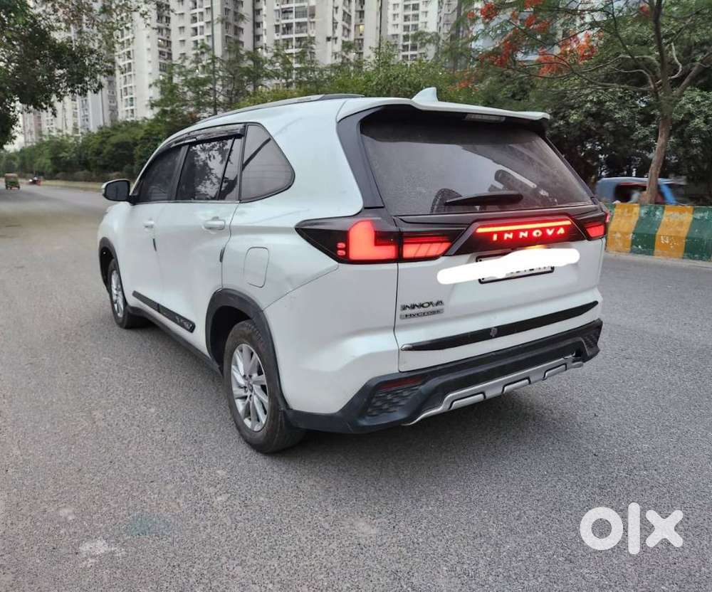 Toyota Innova Hycross 2.0 Vx Hybrid 7 Str, 2023, Petrol