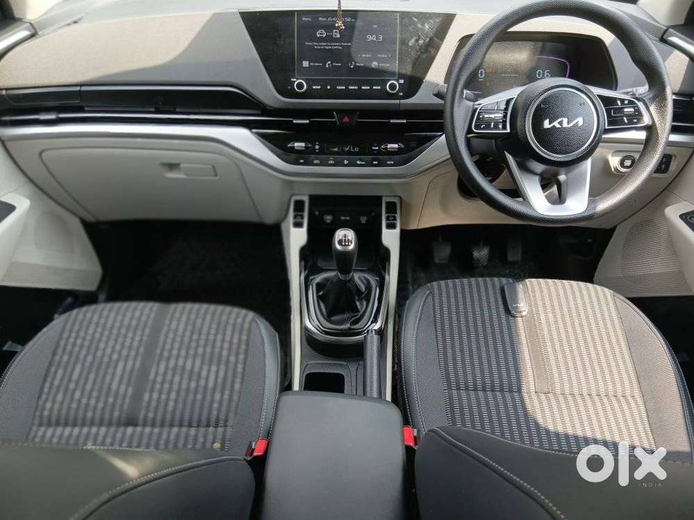 Kia Carens G1.5 6mt Gravity, 2024, Petrol