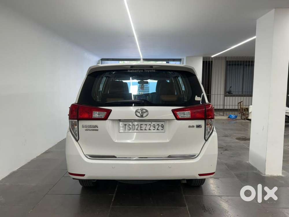 Innova Crysta Top End Showroom Track