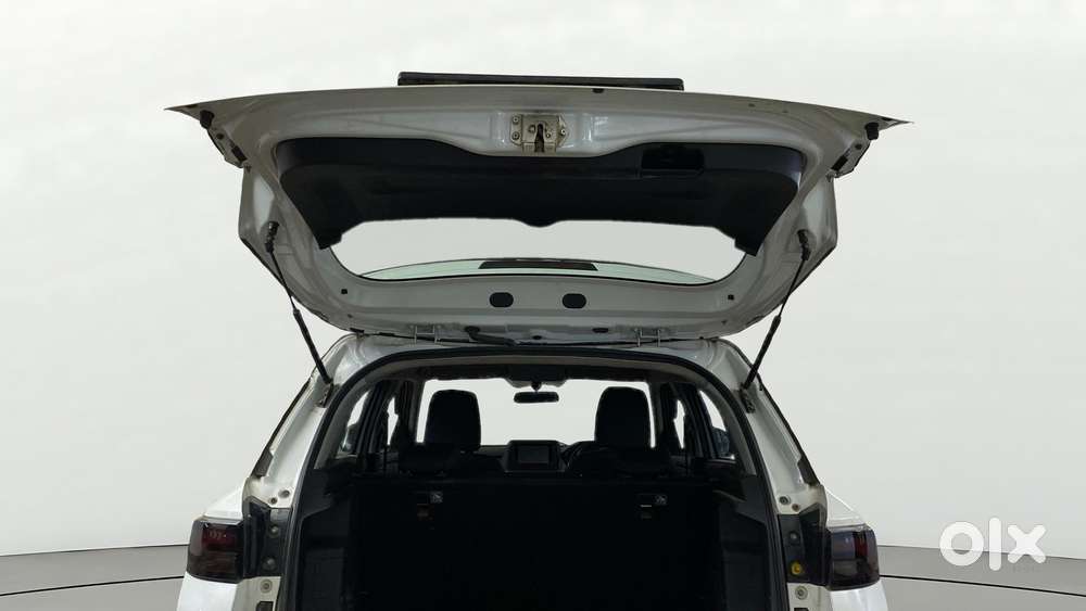 Maruti Suzuki Vitara Brezza 1.5 Vxi At, 2023, Petrol
