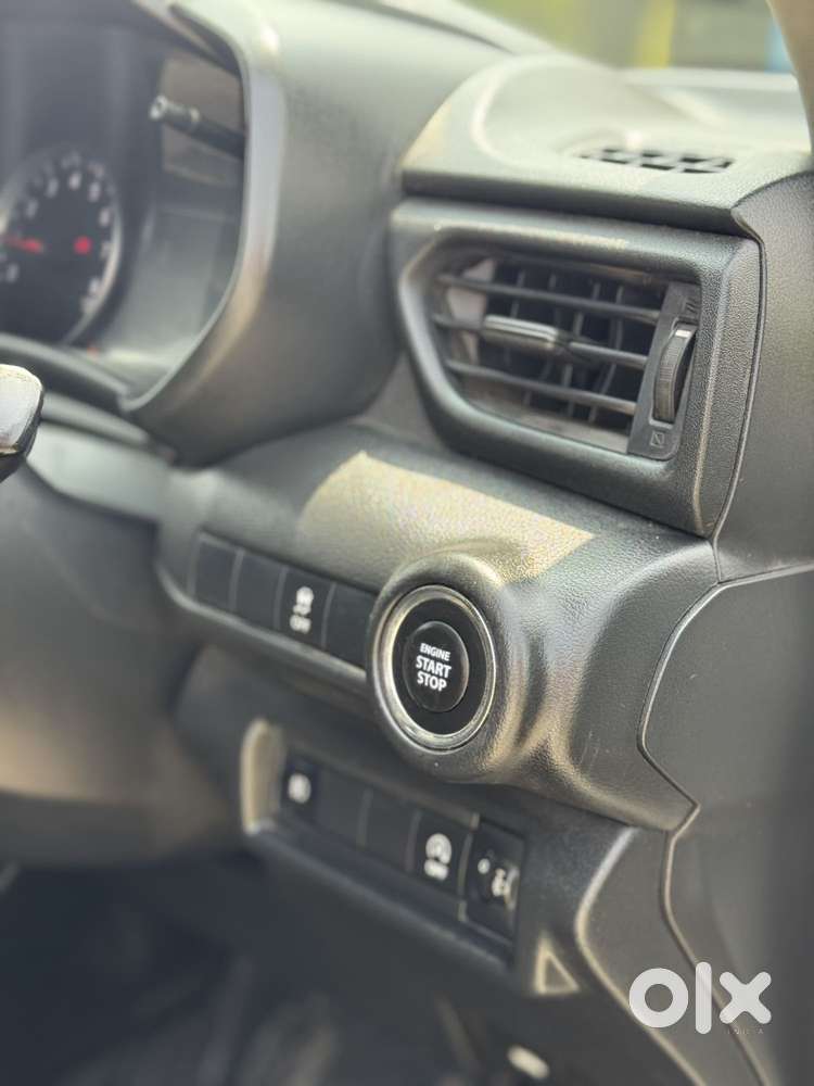 Maruti Suzuki Swift Vxi Optional, 2024, Petrol