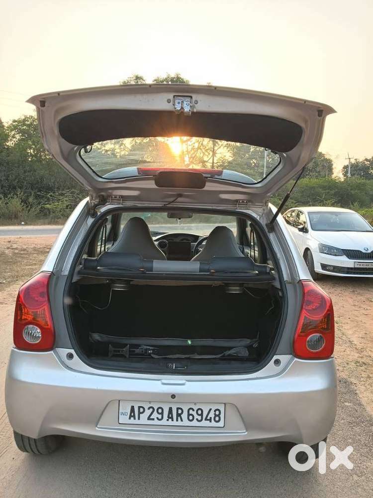 Toyota Etios Liva 2011-2012 V, 2011, Petrol