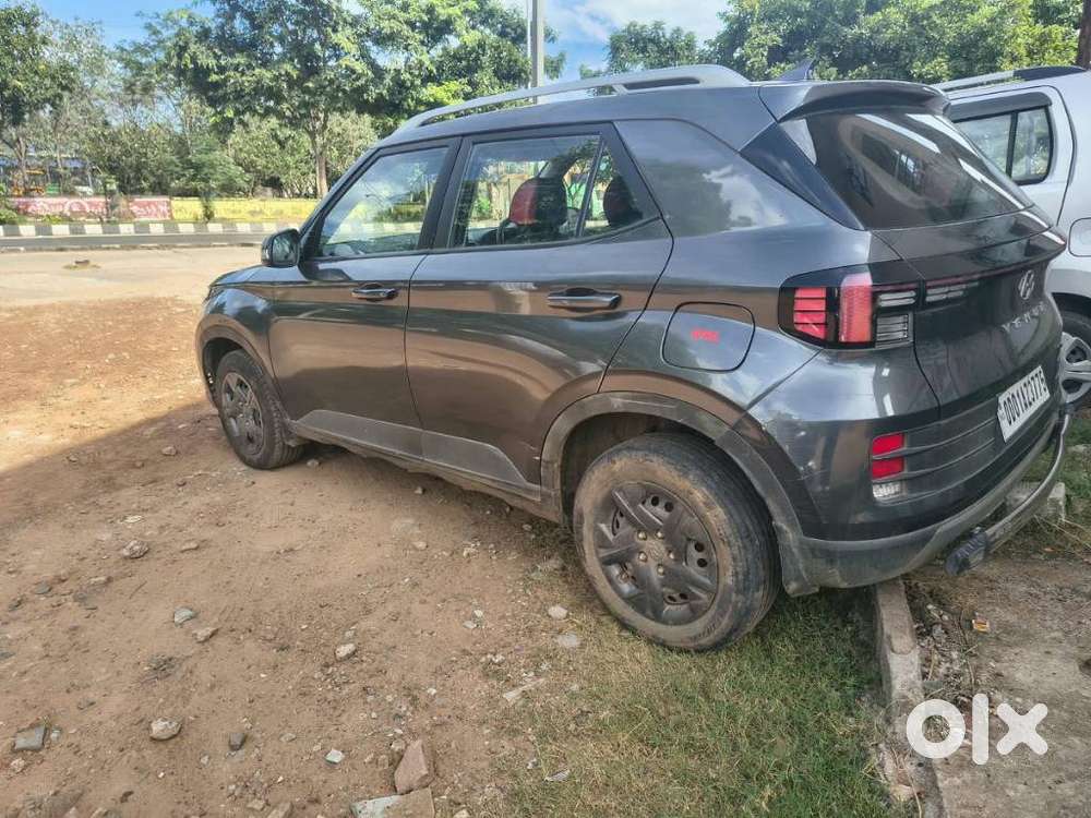 Hyundai Venue 1.2 S (o), 2024, Petrol