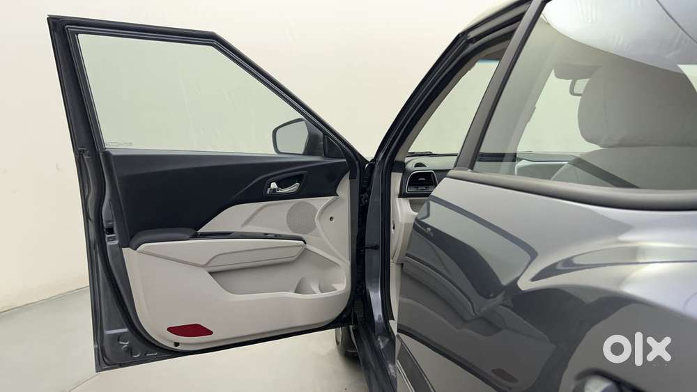 Mahindra Xuv300 W8 Option, 2022, Petrol