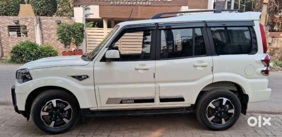 Mahindra Scorpio Classic 2.2 S 11 Mt 7 Str, 2023, Diesel