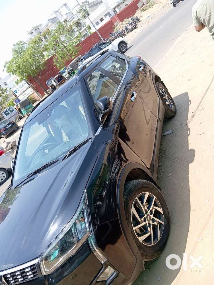 Mahindra Xuv300 W8, 2023, Petrol