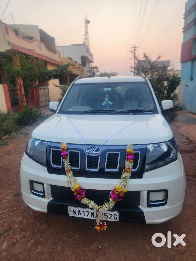 Mahindra Tuv 300