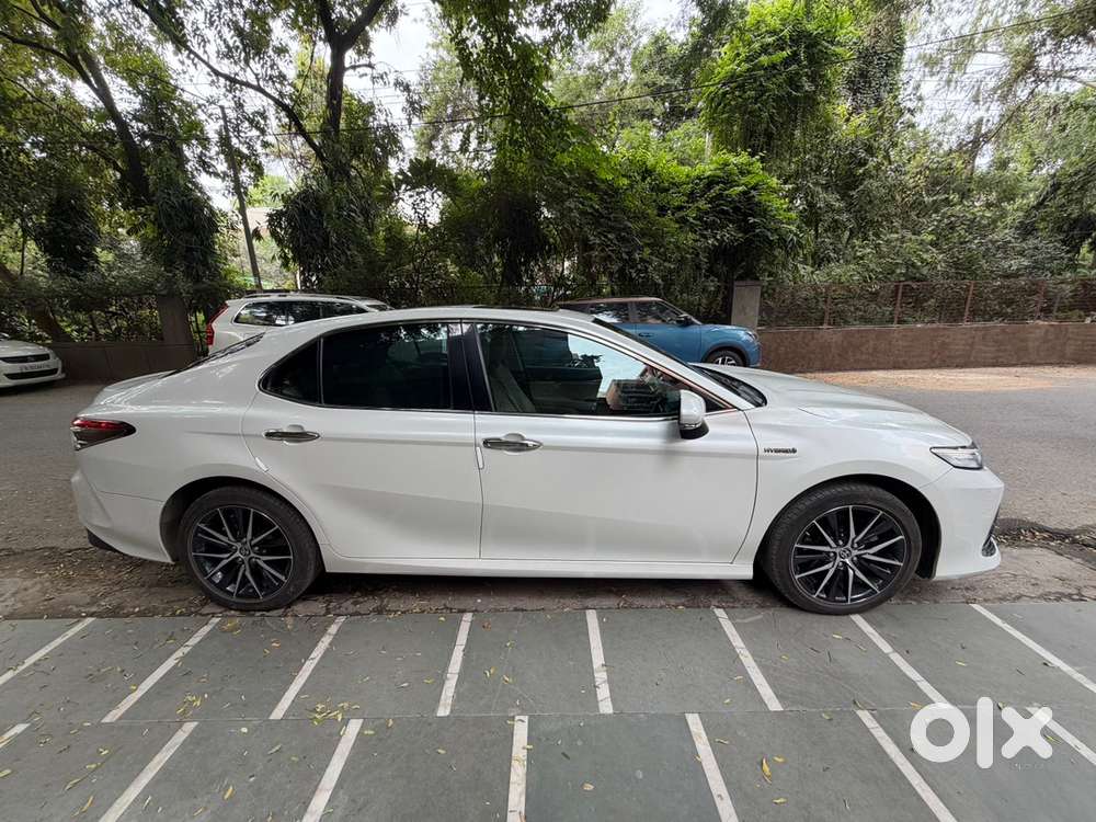 Toyota Camry Hybrid At 2024