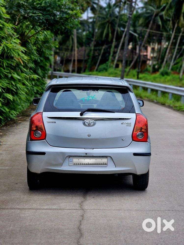 Toyota Etios Liva 1.2 High, 2012, Petrol