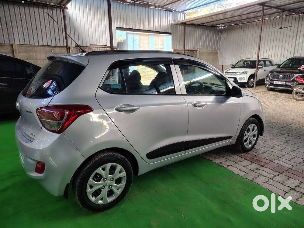 Hyundai Grand I10 Sportz, 2016, Petrol