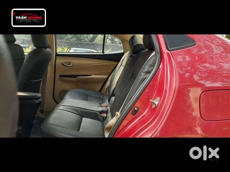 Toyota Yaris V Cvt, 2018, Petrol