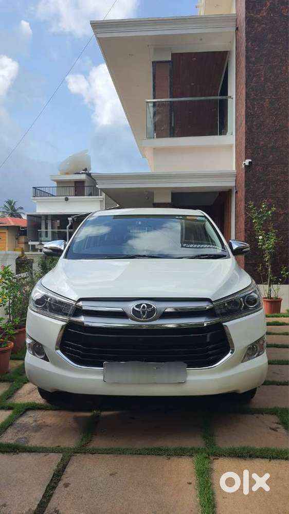 Toyota Innova Crysta 2.4 V 8 Str, 2016, Diesel