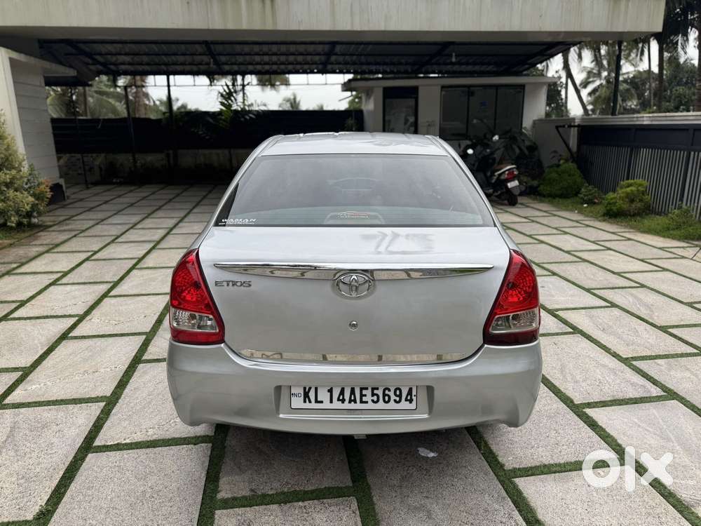 Toyota Etios, 2011, Petrol