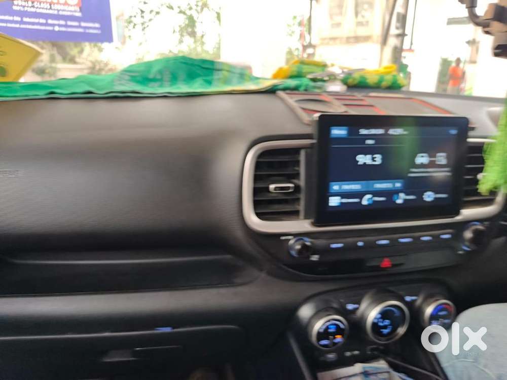 Hyundai Venue 2022 Petrol Well Maintained