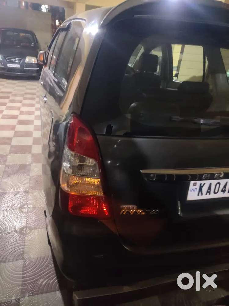 Toyota Innova 2012 Diesel 120000 Km Driven