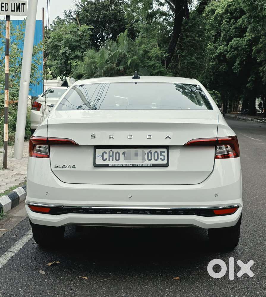 Skoda Slavia 1.0 Tsi Style At, 2023, Petrol