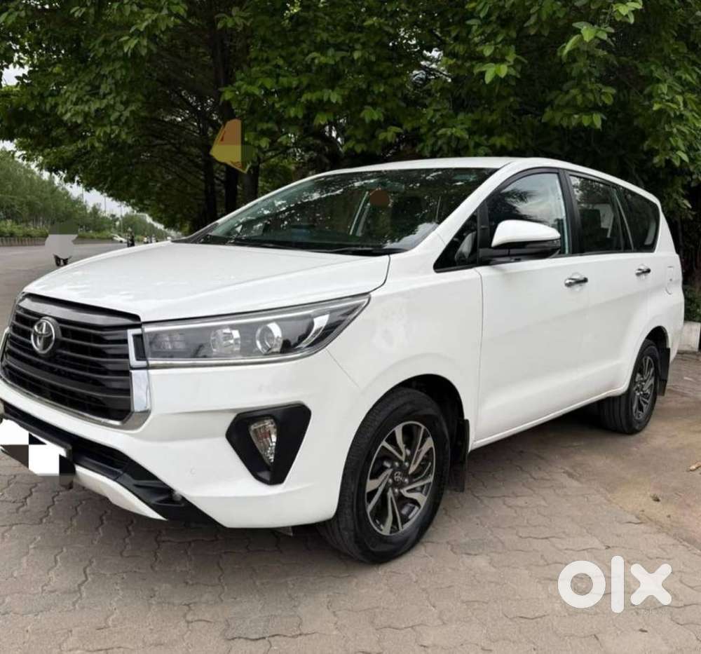 Toyota Innova Crysta 2.7 V, 2022, Petrol