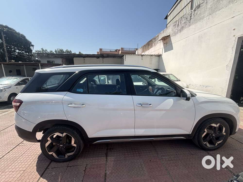 Hyundai Alcazar 2.0 Signature (o) Petrol At 6 Str, 2021, Petrol
