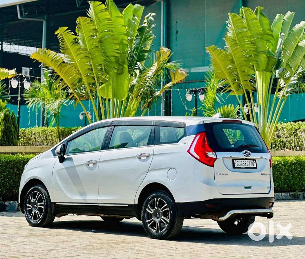 Mahindra Marazzo M8, 2018, Diesel